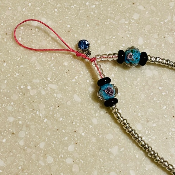 Phone String!! 💕🌹💙 - Picture 4 of 5